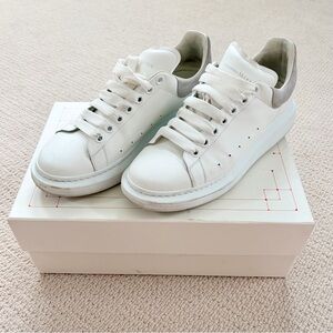 Men’s Alexander McQueen Oversized Sneaker in White/Gray Size 42